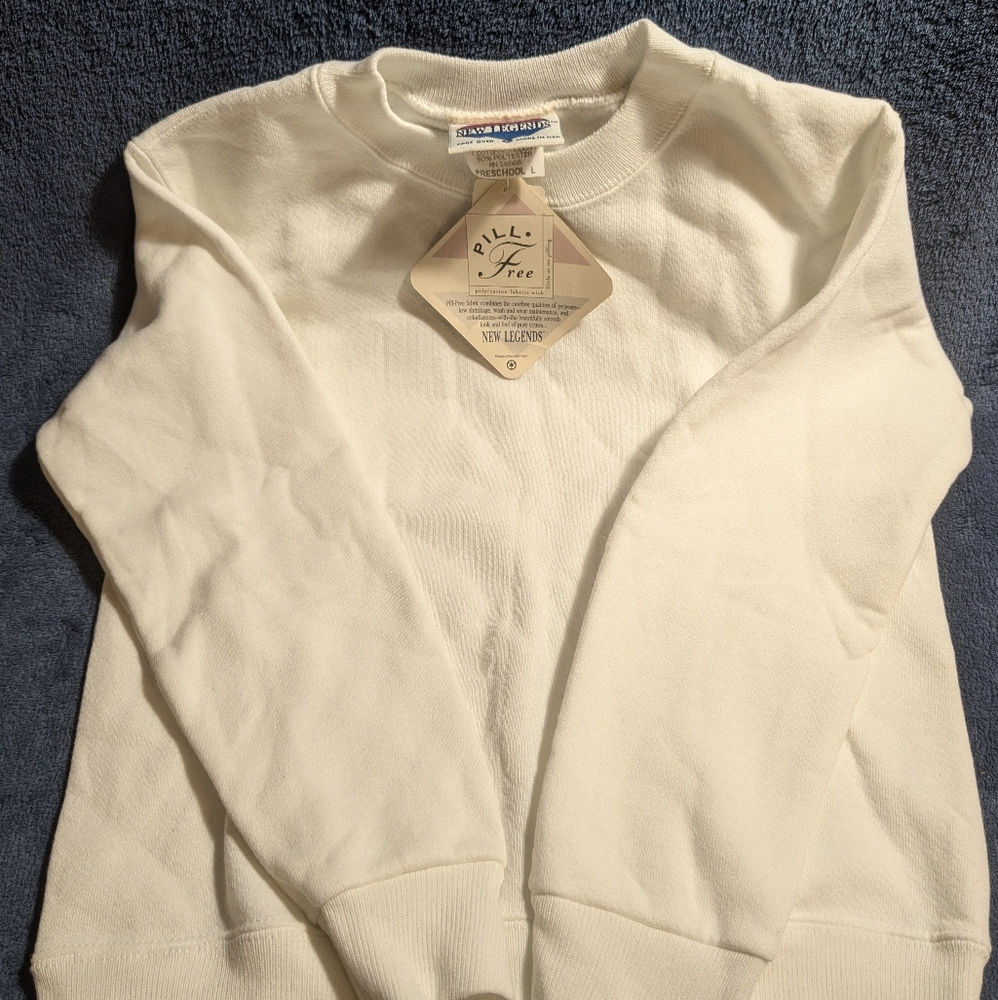 New tags, White Crewneck Pillfree Sweatshirt Unisex Preschool Large, New Legends
